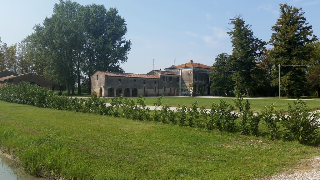 Corte Malpensata Bigarello Luaran gambar